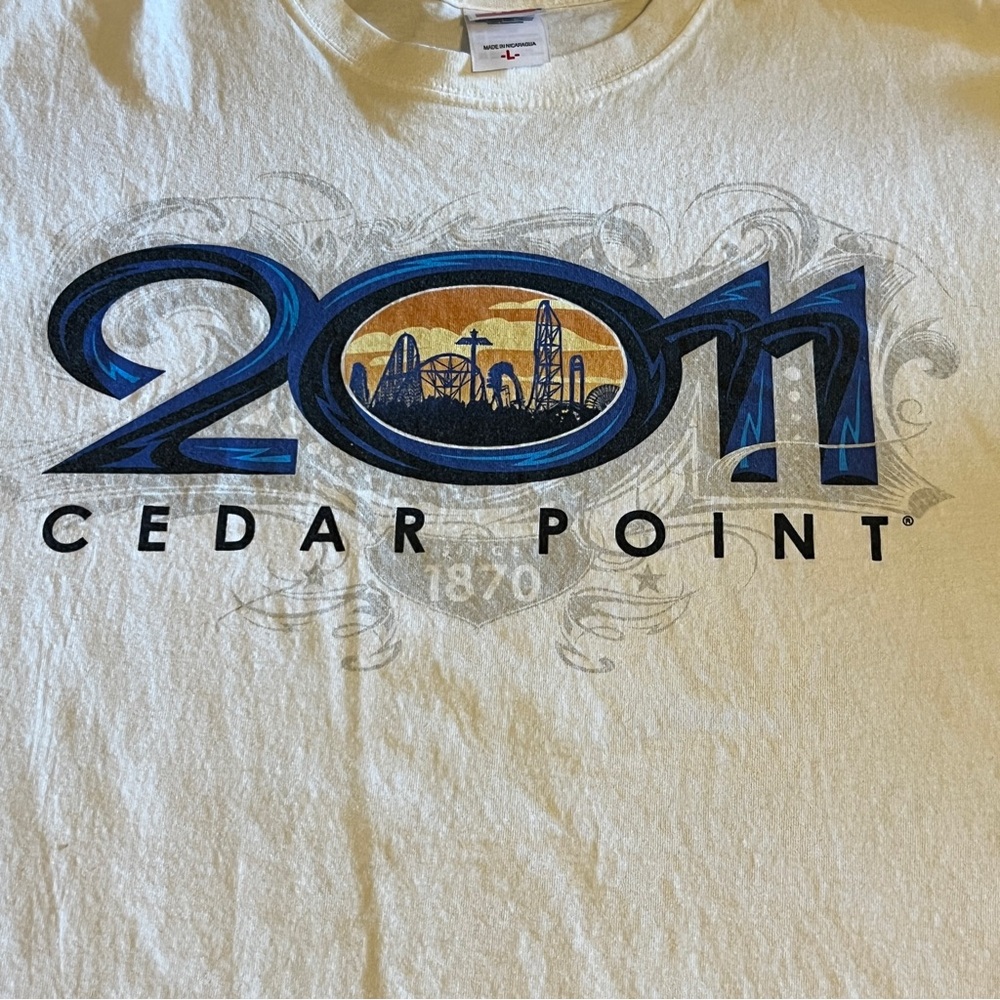 Cedar Point Amusement Coaster Tee Shirt  2011 Ohio Large L View of Park